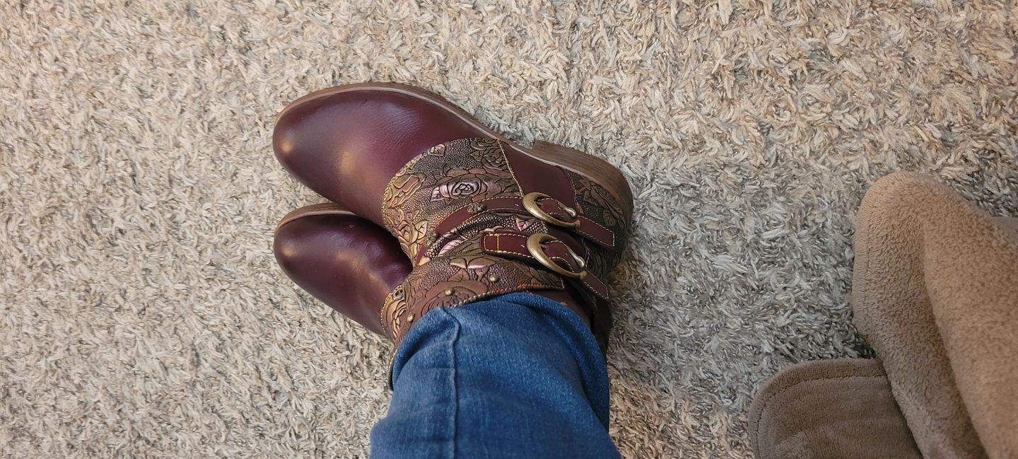 Customer photo review of Retro Painted Buckle Flat Shoes