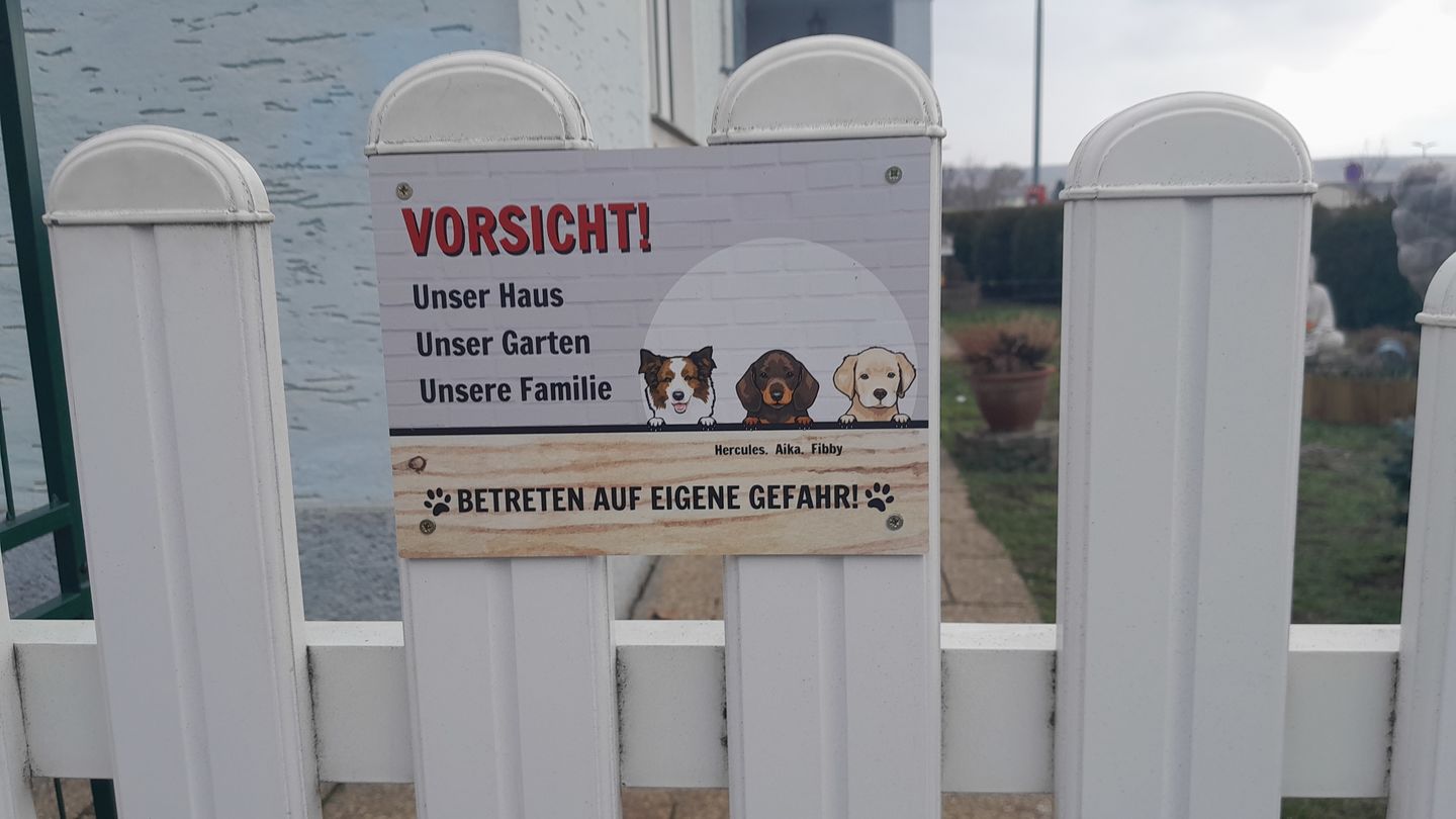 Customer photo review of Vorsicht - Individuelles Gartenschild