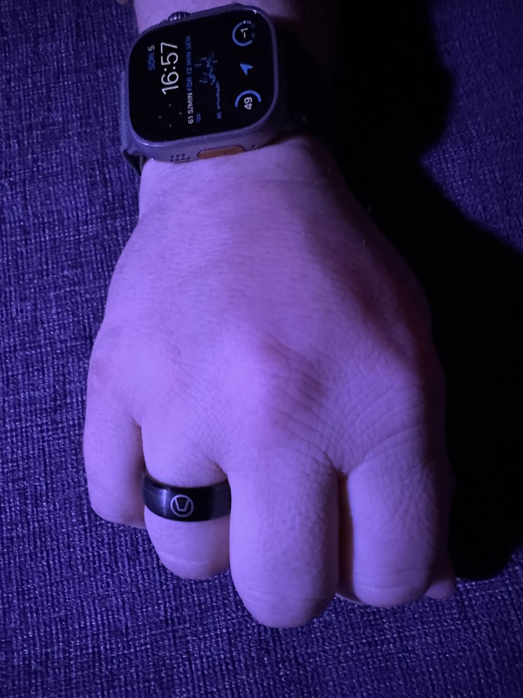 Customer photo review of Svart & Röd Swinger Ring