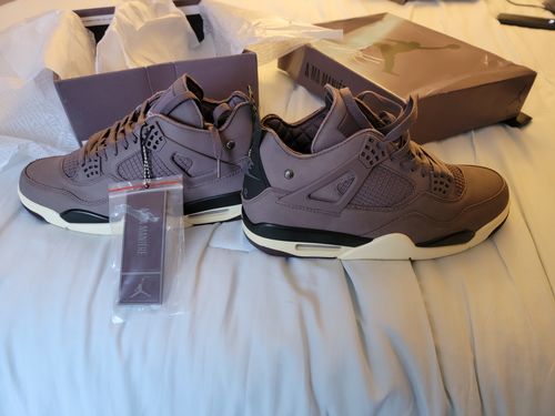 Customer photo review of A Ma Maniére x Air Jordan 4 Retro 'Violet Ore'