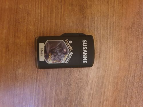 Customer photo review of Sturmfeuerzeug HundeMama mit eigenem Foto