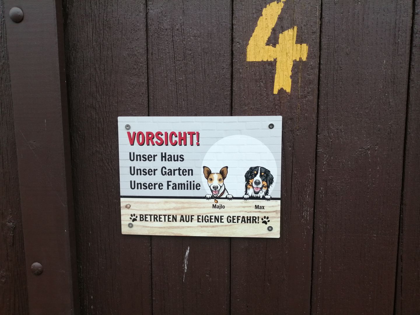 Customer photo review of Vorsicht - Individuelles Gartenschild