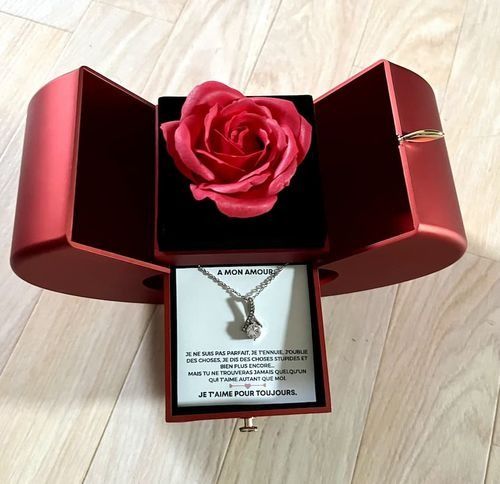 Customer photo review of Collier avec coffret rose éternelle - A mon amour