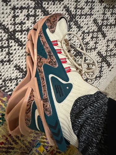 Customer photo review of Breathable Shock Absorption Blade Sneaker