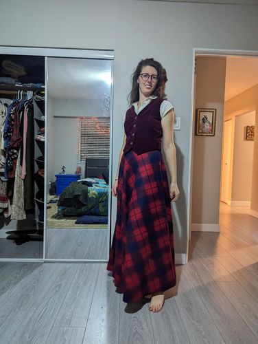 Customer photo review of Women A-Line Plaid Wool Skirt 3919