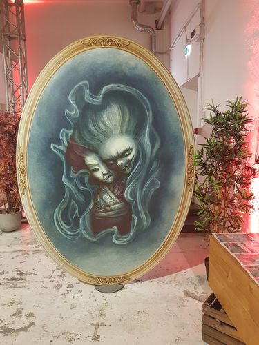 Customer photo review of Spilla metallica Farfalla Yokai - Fantasmi & Spiriti del Giappone