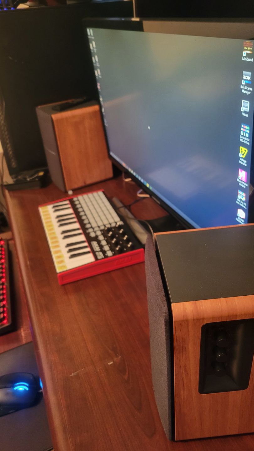 Customer photo review of Edifier R1280Ts Brown (Certified Refurbished)