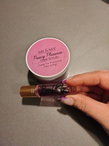 Customer photo review of Bomb Kitty