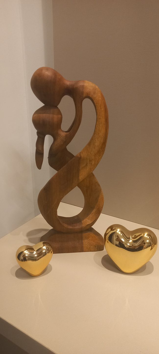 Customer photo review of Escultura Abstrata Amor Infinito 30cm
