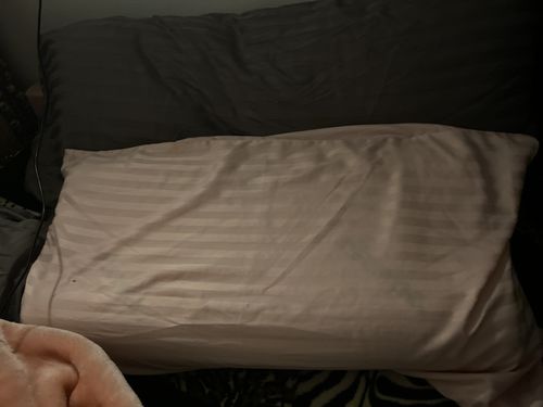 Customer photo review of Neck & Shoulder Pain Contour Memory Foam Pillow