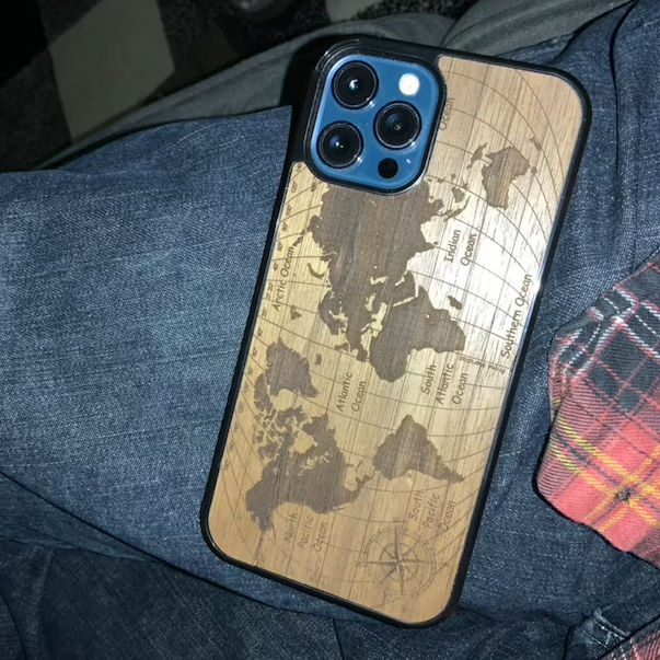Customer photo review of World Map - iPhone 12 Pro Max MagSafe Case