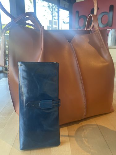 Customer photo review of Toulouse Leather Long Wallet for Women