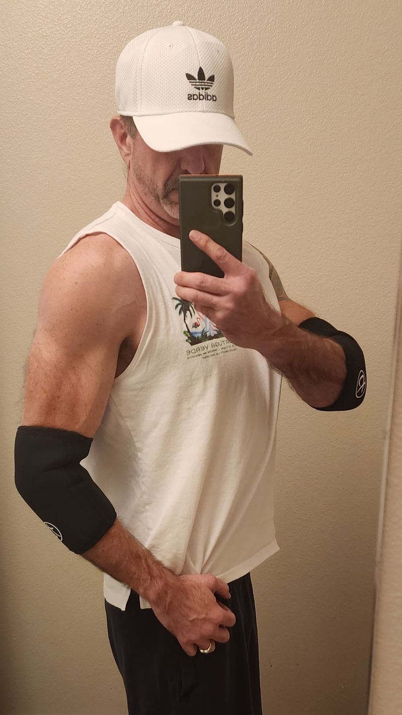 Customer photo review of Strength Shop 7mm Inferno Elbow Sleeves