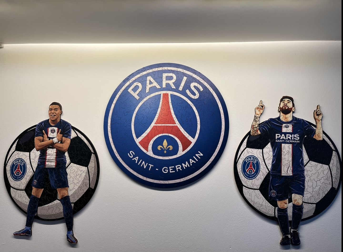Customer photo review of Paris Saint-Germain FC® Logo - Official Wooden Puzzle