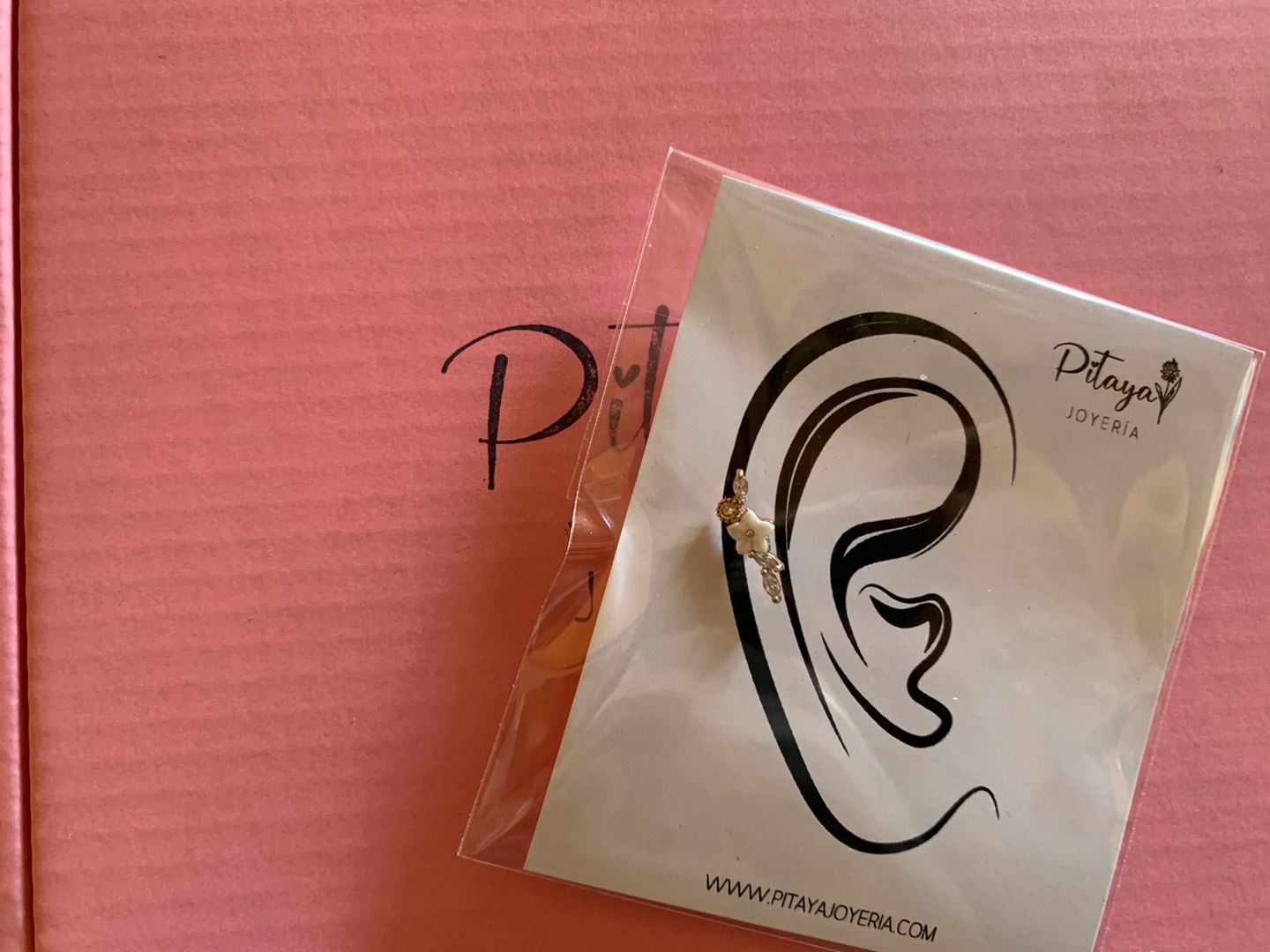 Customer photo review of Piercing de Florecita con Zirconias