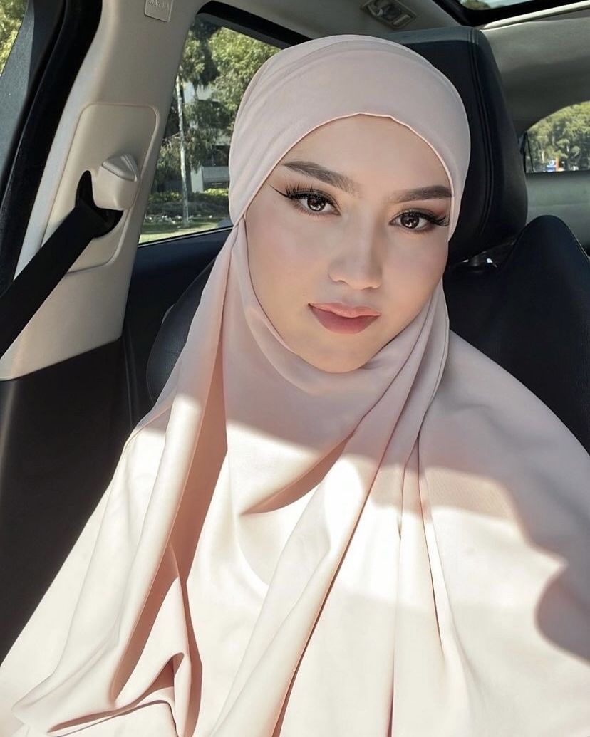 Customer photo review of Maryam Cream Jilbab