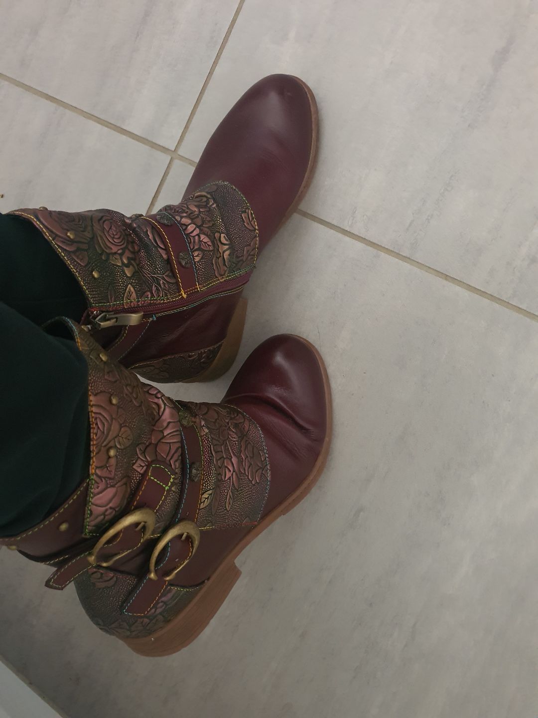 Customer photo review of Retro Painted Buckle Flat Shoes