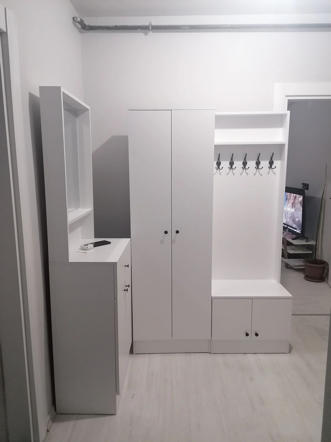 Customer photo review of Rani P6 Modern Çekmeceli Aynalı Raflı Portmanto Ayakkabılık Vestiyer Beyaz M2