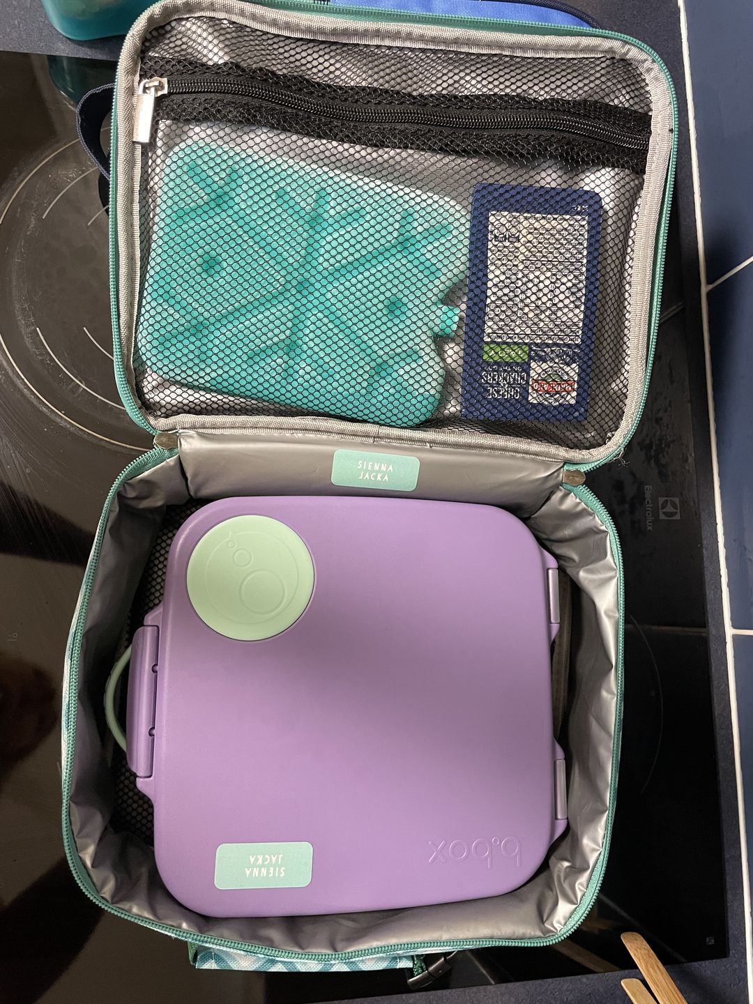 Customer photo review of ecococoon Insulated Lunch Bag - Zig Zag