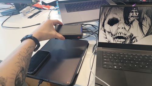 Customer photo review of 240W DC & USB C GaN Charger