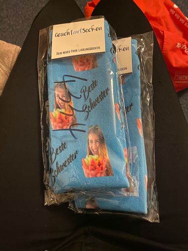 Customer photo review of Personalisierte "BESTE SCHWESTER" Socken