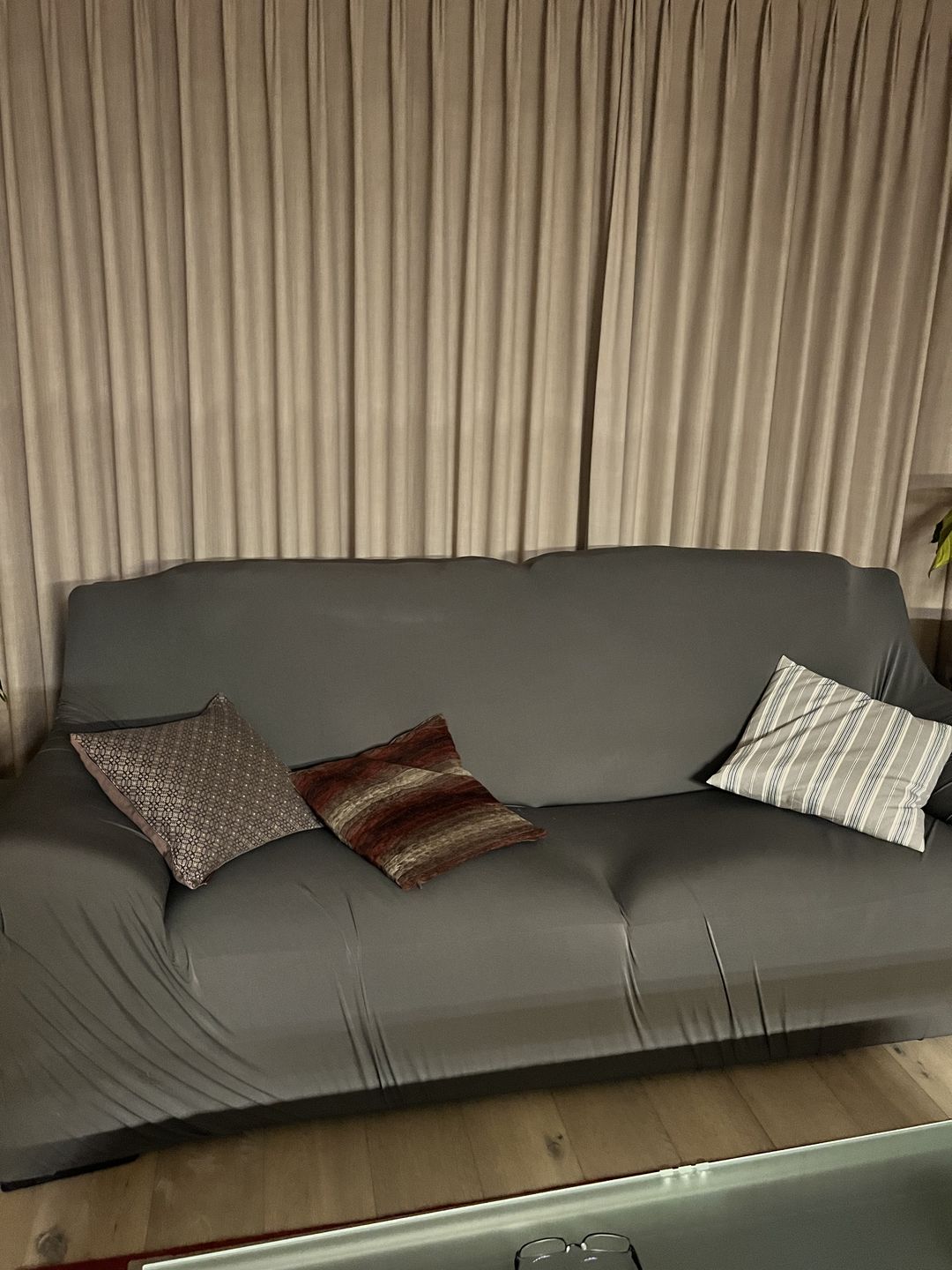 Customer photo review of Gris anthracite - Housses Extensibles de Fauteuil et Canapé