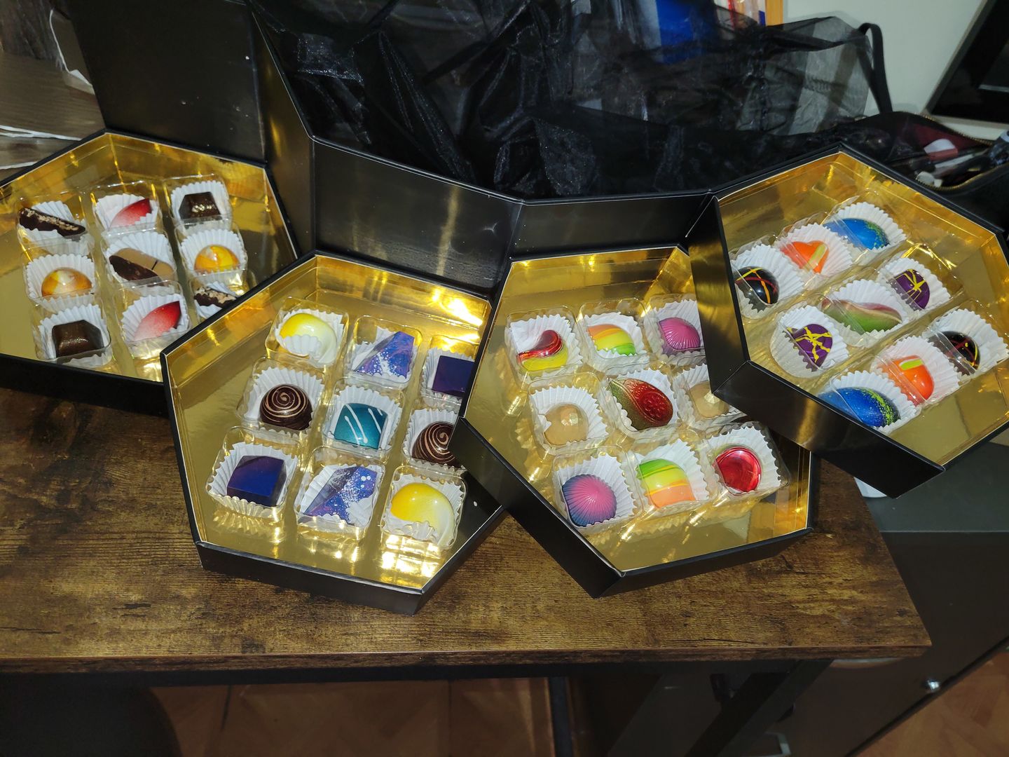 Customer photo review of Signature Chocolate Tasting Gift Set, 36 pieces