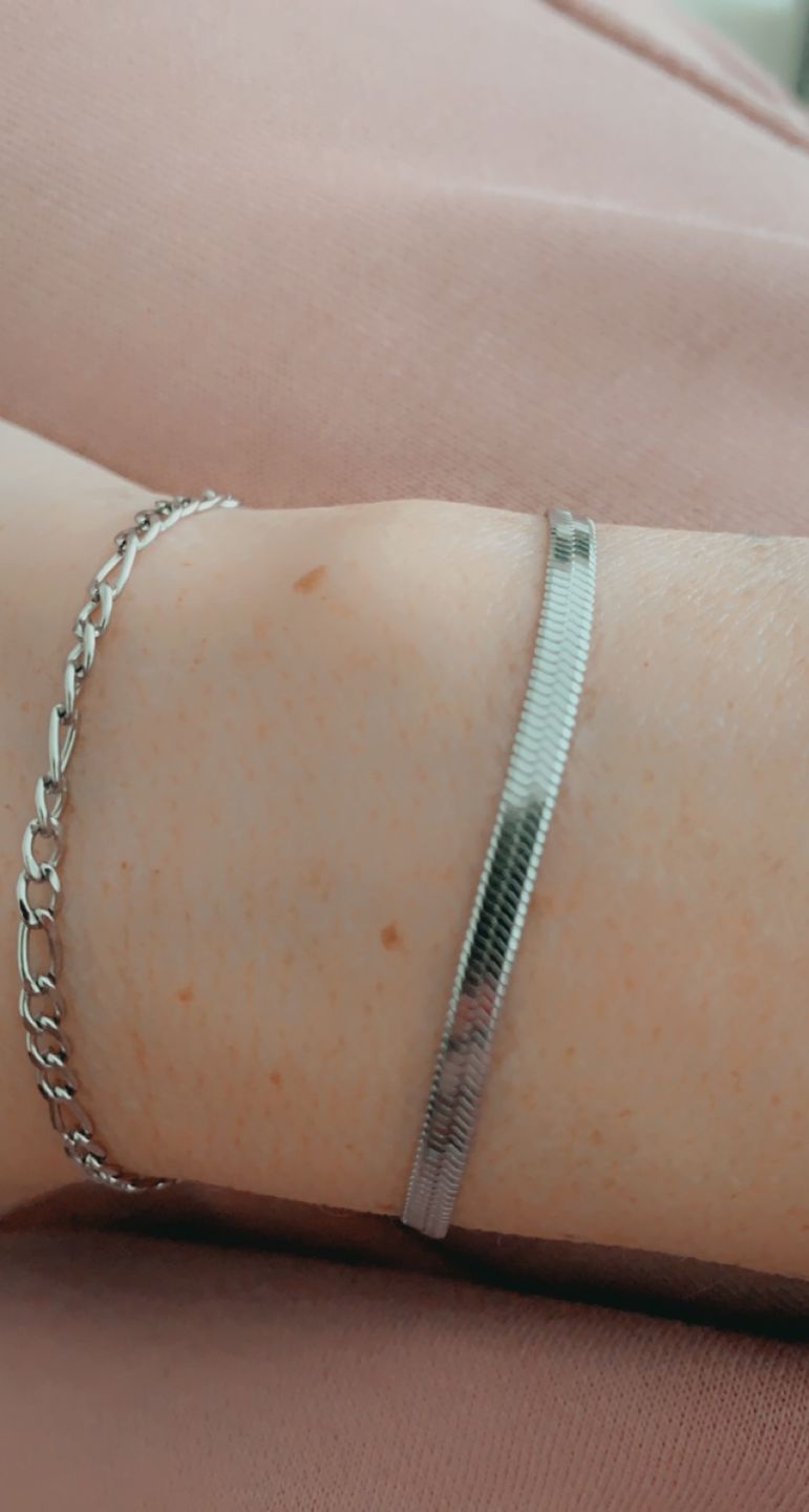 Customer photo review of Snake Skin Armband | 18K vergoldet