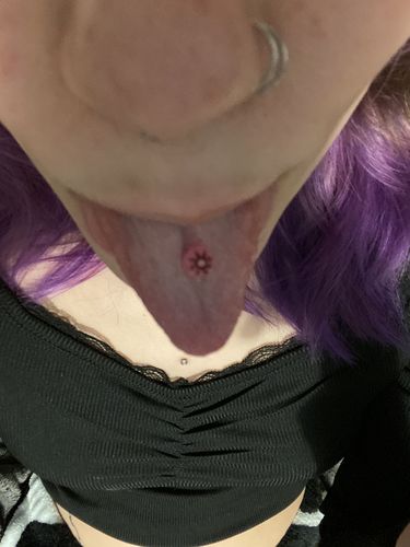 Customer photo review of Scorpion with Gems Belly Button Ring