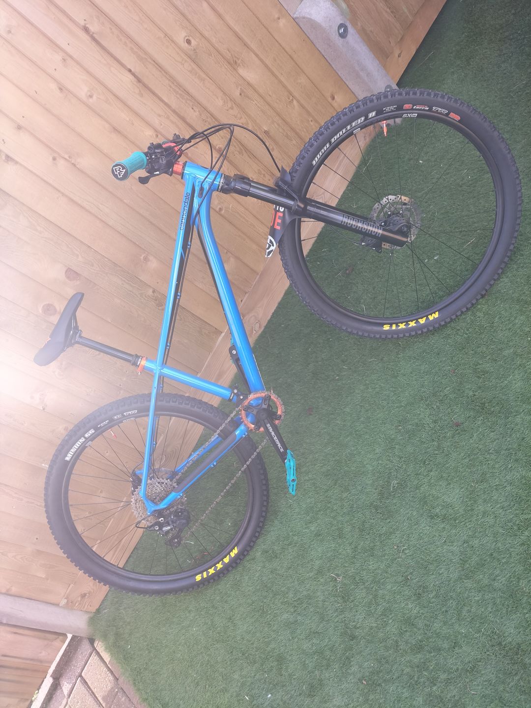 Customer photo review of Maxxis Minion SS EXO TR Folding Tyre - 27.5 x 2.3 - Tubeless Ready