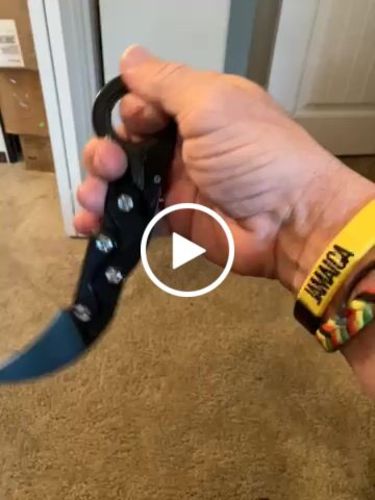 Customer video review of QUICK FOLDING KARAMBIT