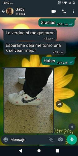 Customer photo review of Tenis 270 Blanco Negro Rojo