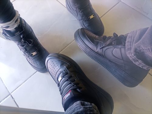 Customer photo review of Tenis 841 Negro Total