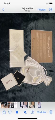 Customer photo review of Le piercing Andréa - labret éclair en titane ASTM F136