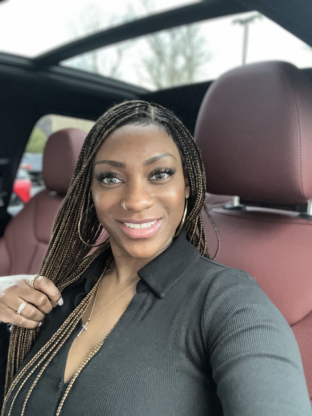 Customer photo review of Beyoncé Knotless Braids Wigs (Ready To Ship)