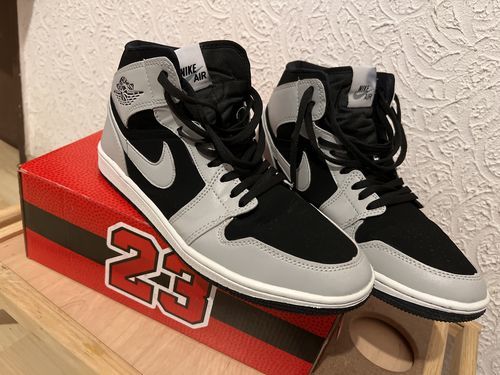 Customer photo review of Tenis Retro 1 Gris Negro