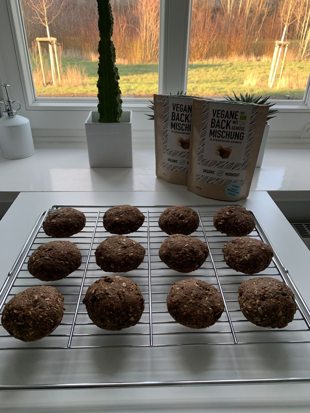 Customer photo review of Vegane Bio Backmischung mit Gemüse, die proteinreiche, lower-carb* Brot-Alternative