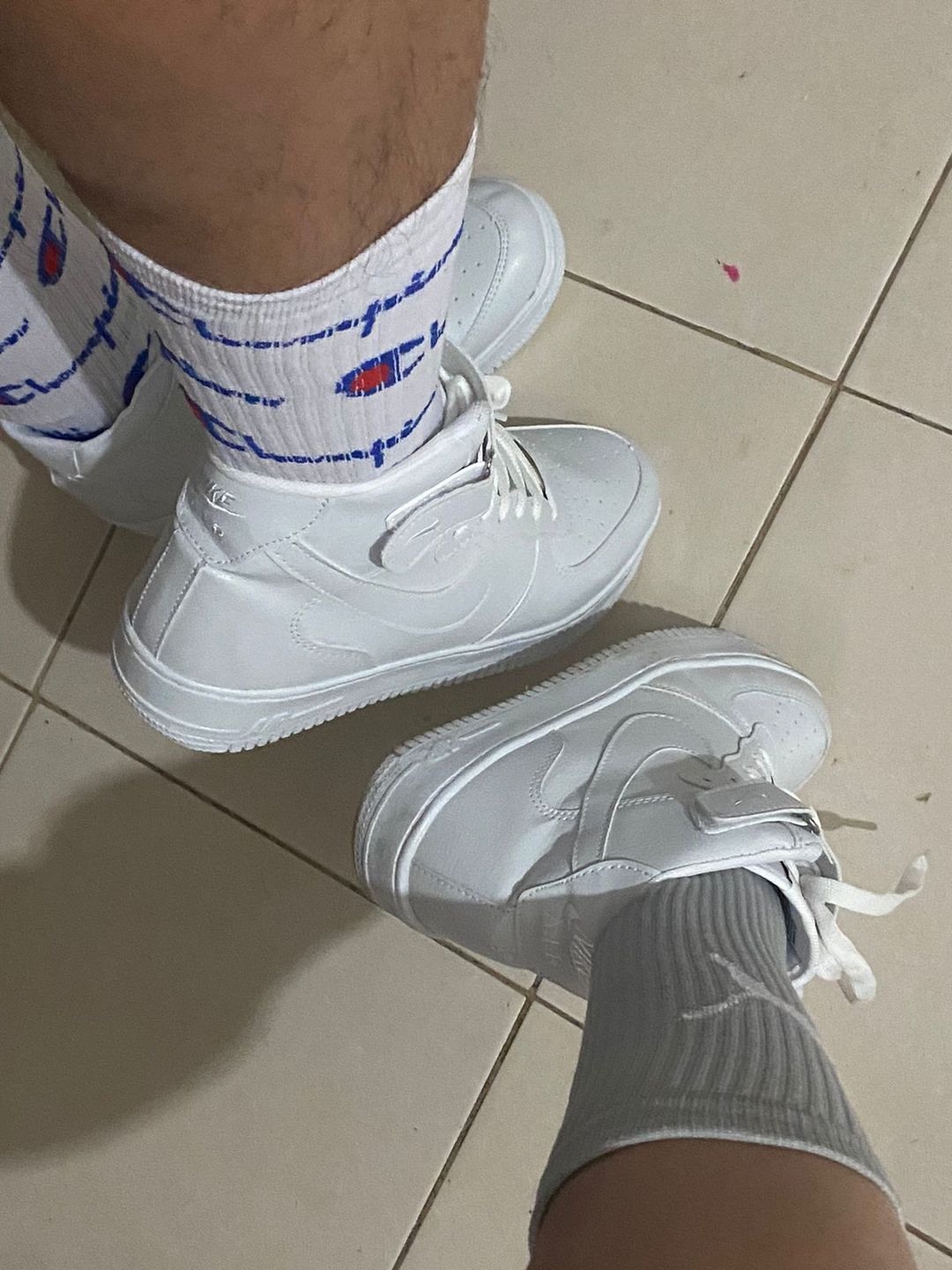 Customer photo review of Tenis 841 Blanco Total