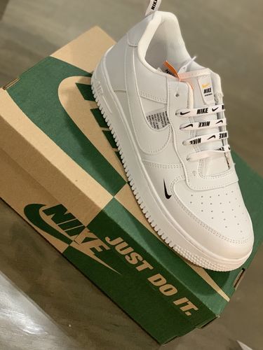 Customer photo review of Tenis 275 Blanco Negro