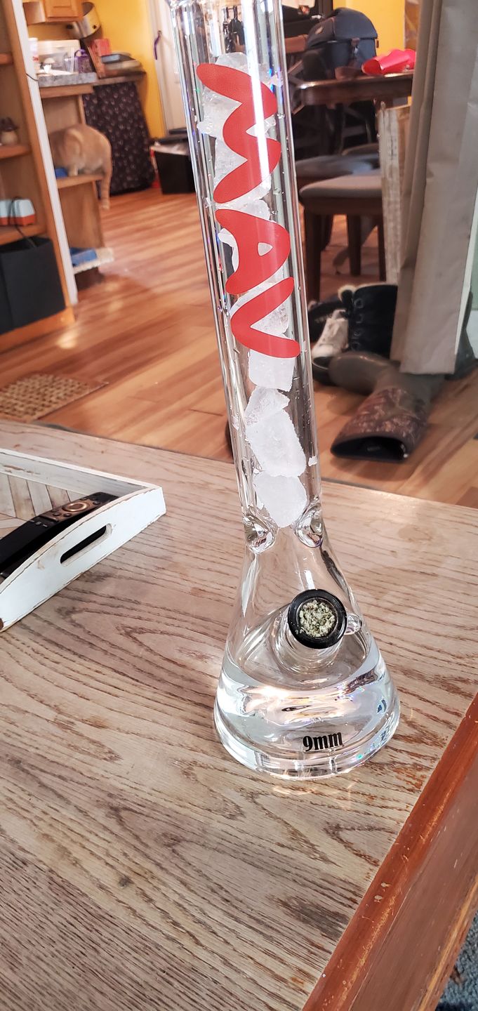 Customer photo review of 18" x 9mm Beaker Bong