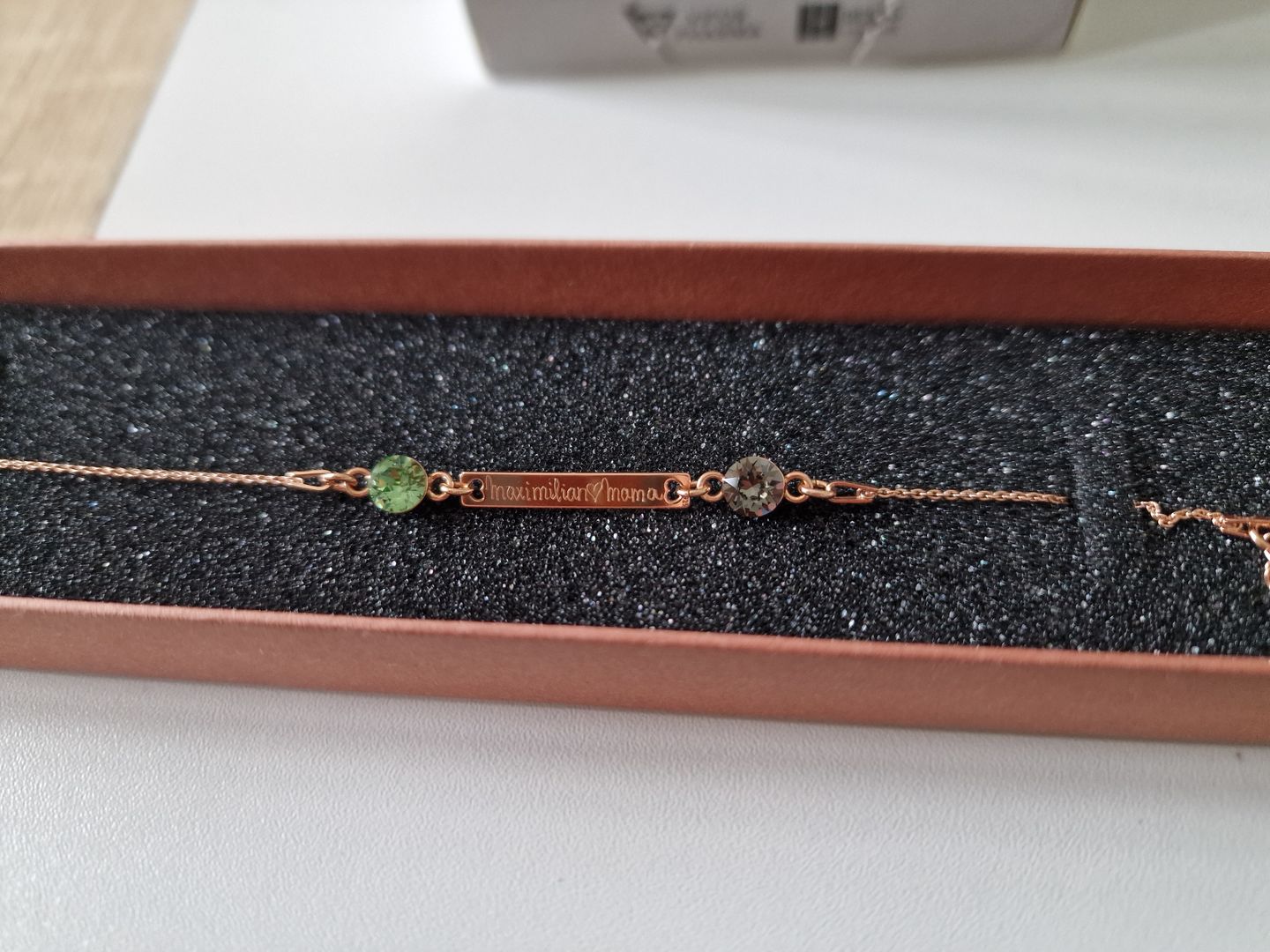 Customer photo review of Armband mit Geburtsstein und Gravur länglich