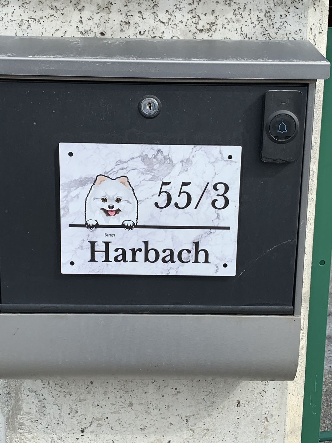 Customer photo review of Hausnummer mit Marmoroptik - Individuelles Türschild