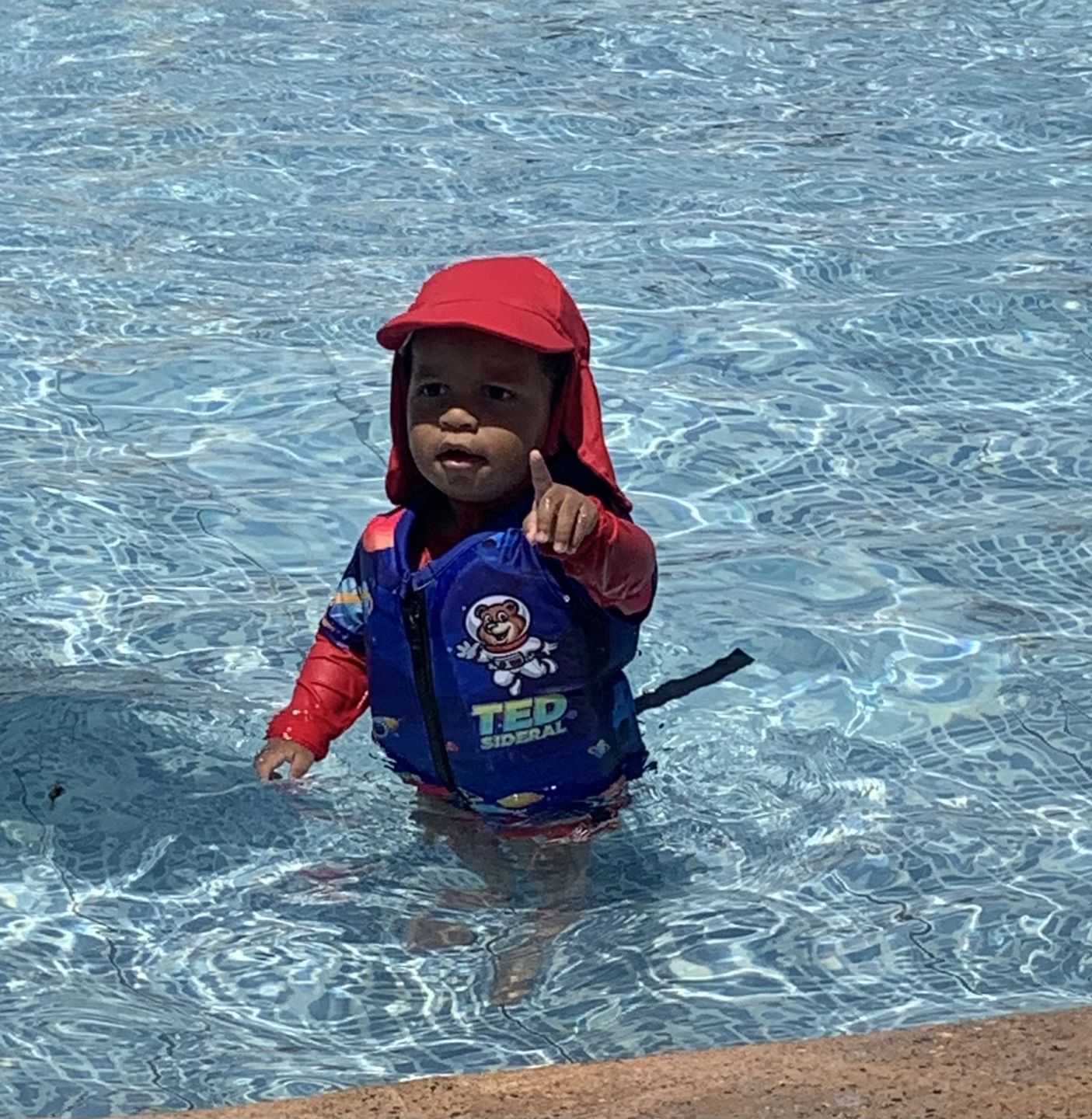 Customer photo review of Camisa Flutuadora Infantil Floater