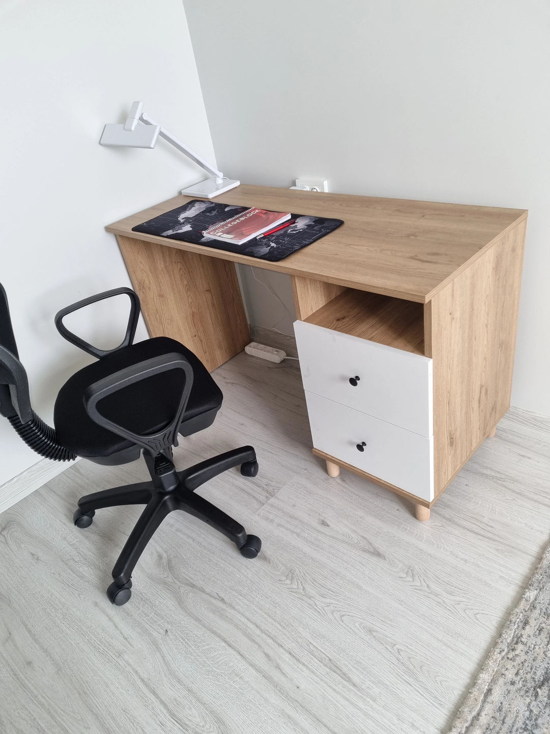Customer photo review of Rani HA109 Çekmeceli Çalışma Ofis Bilgisayar Masası Sepet Ceviz - Beyaz