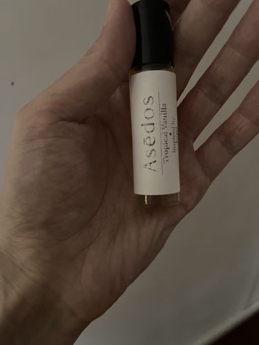 Customer photo review of TROPICAL VANILLA PERFUME OIL