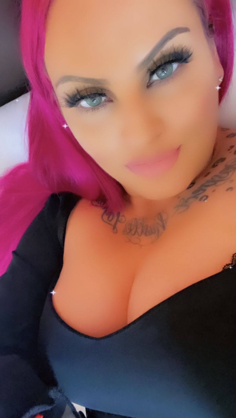 Customer photo review of Olivia  Aqua  Green Colored Contact Lenses