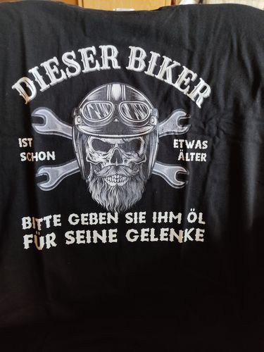 Customer photo review of Dieser Biker ist schon etwas älter - T-Shirt