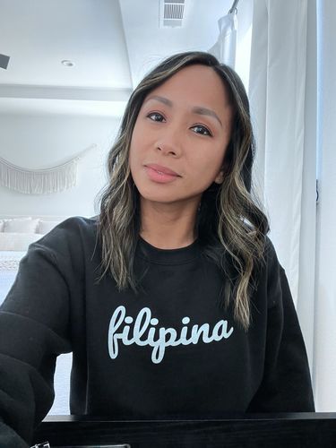 Customer photo review of Filipina Statement Crew Neck Sweatshirt