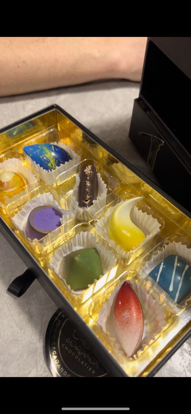 Customer photo review of 24 Piece - Build Your Own Box