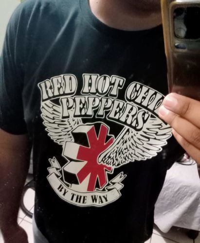 Customer photo review of Playera Red Hot Chilli Peppers